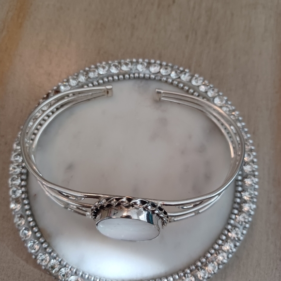 Mother of Pearl Silver Scrolled Cuff Bangle Bracelet - Picture 3 of 7